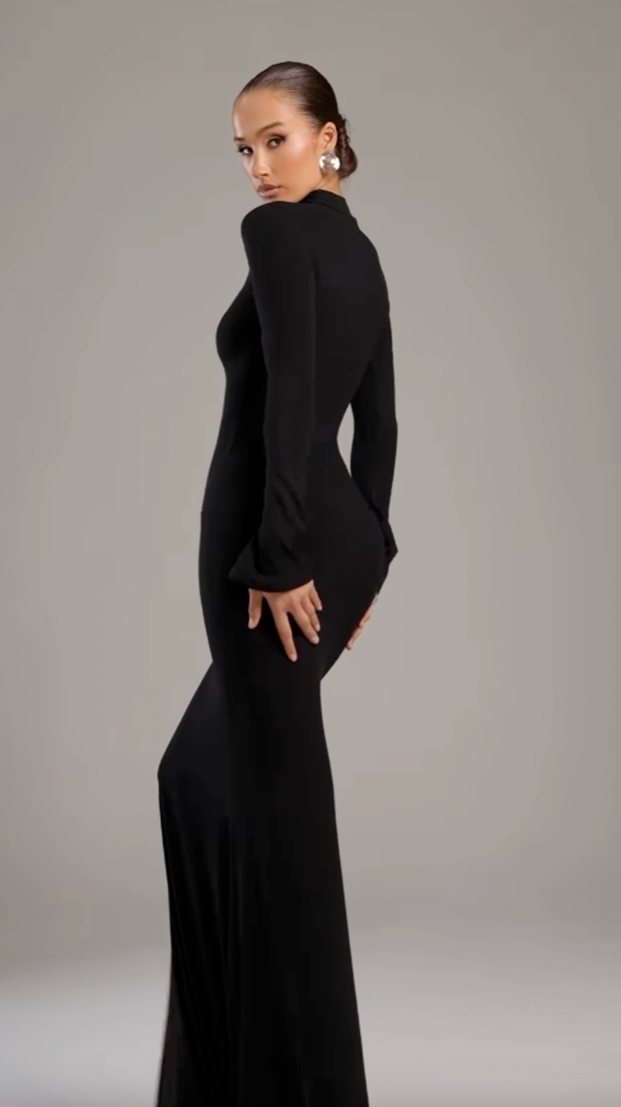 Noire|Turtleneck Maxi Dress