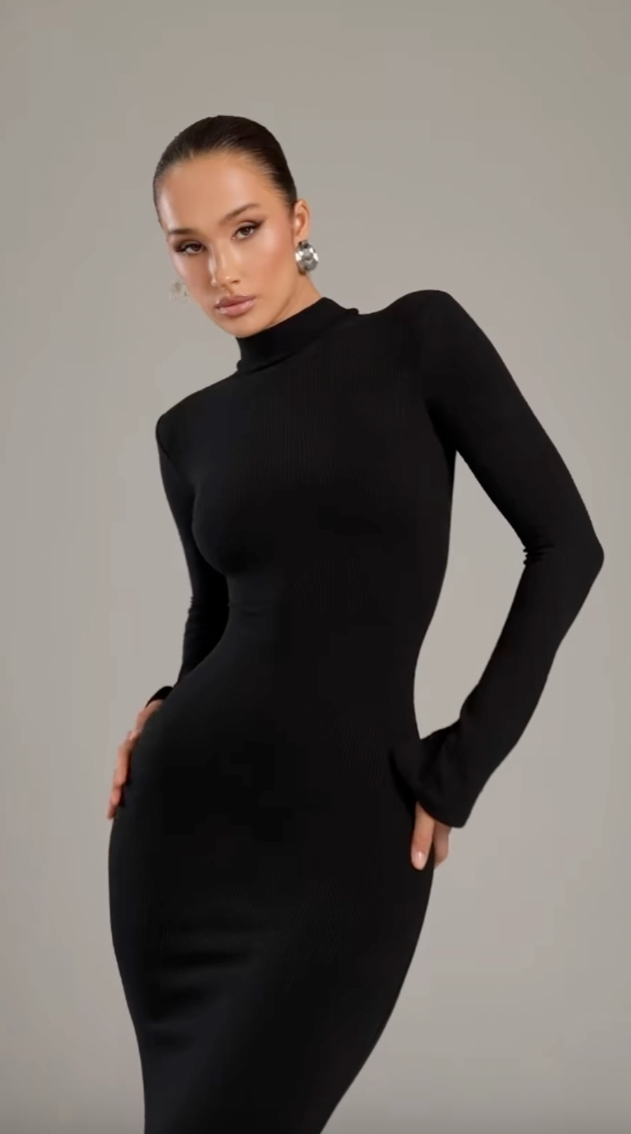 Noire|Turtleneck Maxi Dress