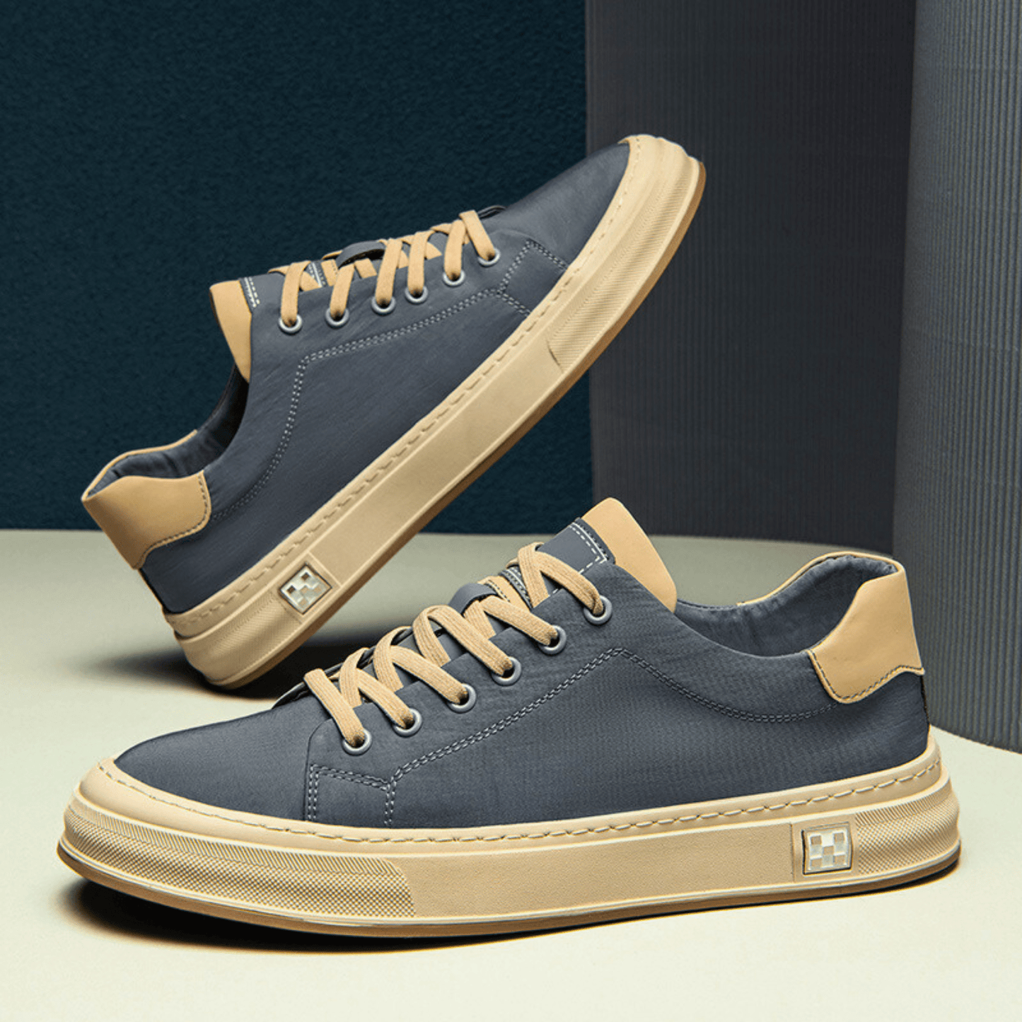 CASTELLON SUEDE SNEAKER