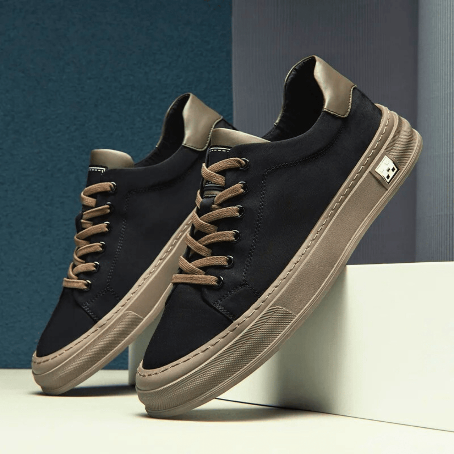CASTELLON SUEDE SNEAKER